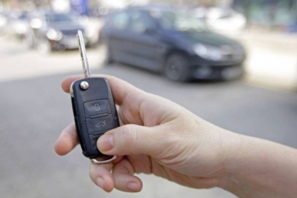 Românii care vor cumpăra cu bani cash maşini, terenuri şi case riscă AMENZI